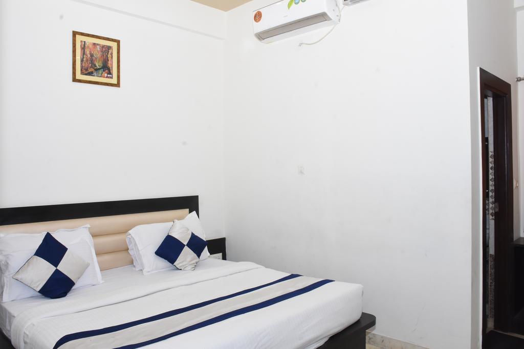 Hotel Aaradhya Residency Agra  Exterior foto